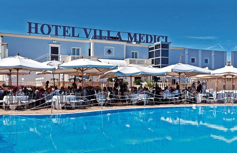 Hotel Villa Medici ロッカ・サン・ジョヴァンニ エクステリア 写真