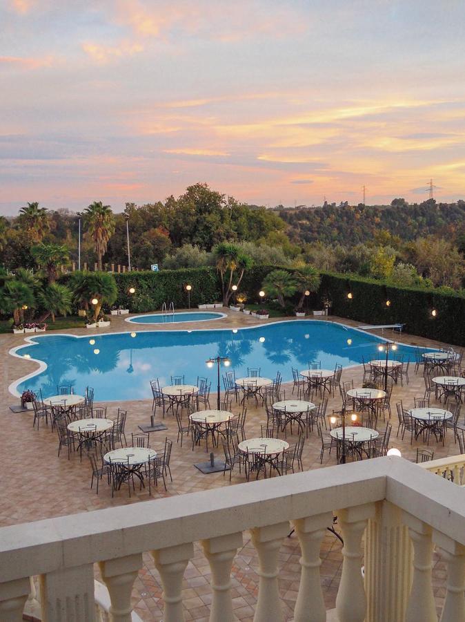Hotel Villa Medici ロッカ・サン・ジョヴァンニ エクステリア 写真