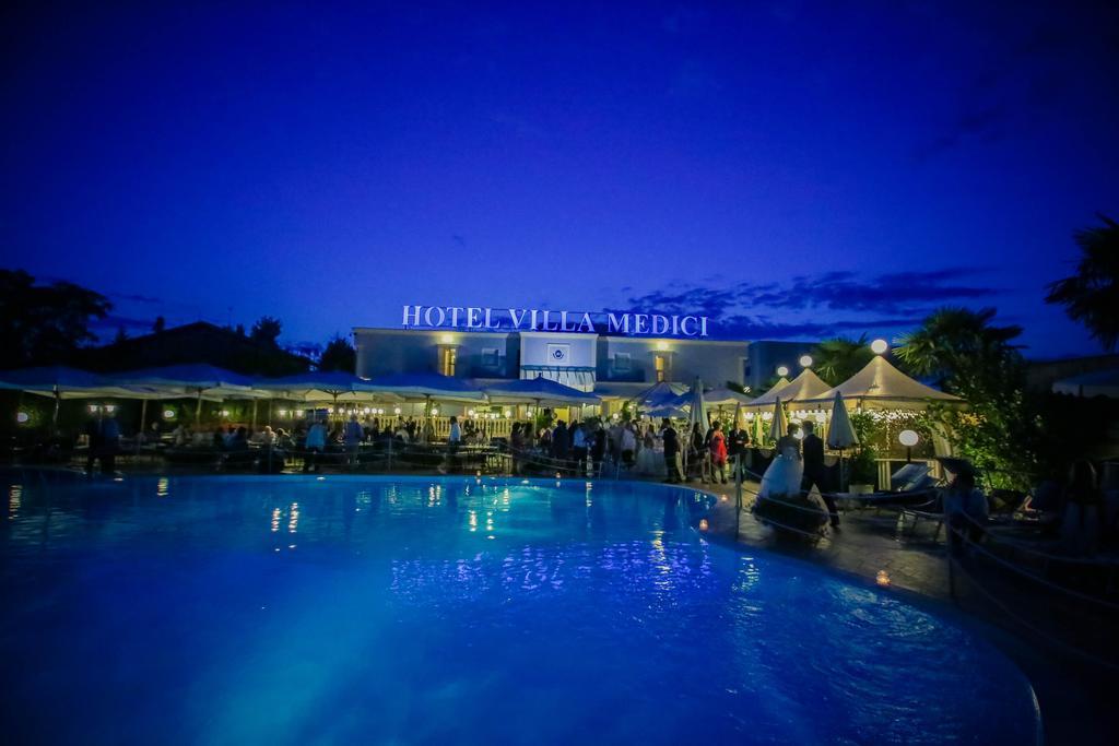Hotel Villa Medici ロッカ・サン・ジョヴァンニ エクステリア 写真