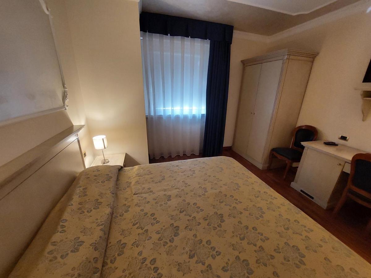 Hotel Villa Medici ロッカ・サン・ジョヴァンニ エクステリア 写真