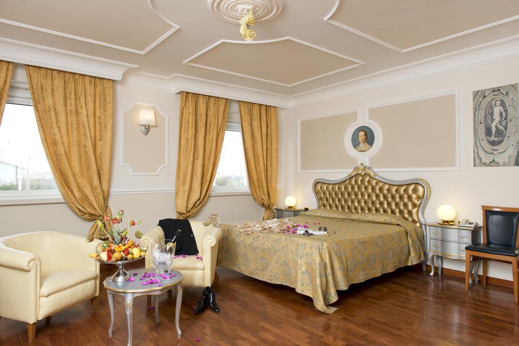Hotel Villa Medici ロッカ・サン・ジョヴァンニ エクステリア 写真